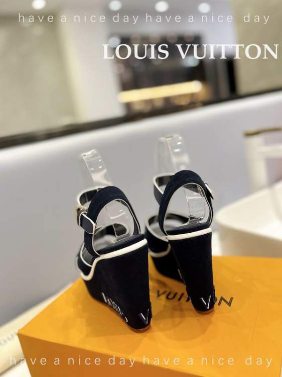 Picture of Louis Vuitton Shoes _SKULVsz34-42713551.5cmmnf0330